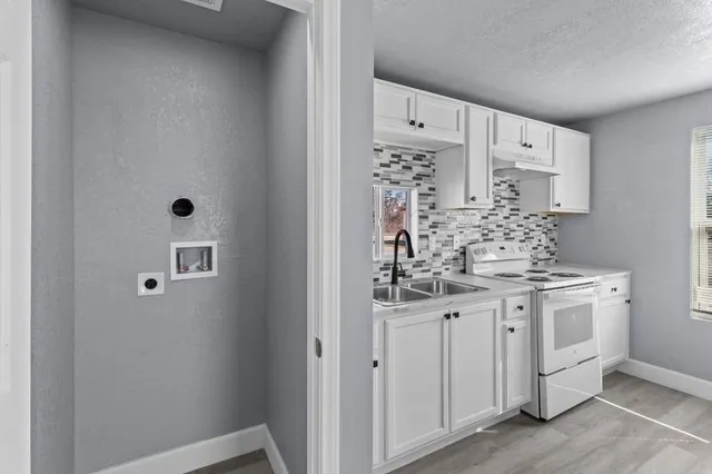 $1,250 | 308 Marshall Alley, Angleton, TX 77515