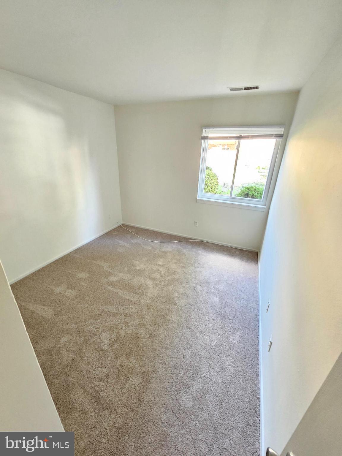 19323 Club House Road, Unit 101 Gaithersburg, MD 20886 - Photo 24 of 25 2nd Bedroom