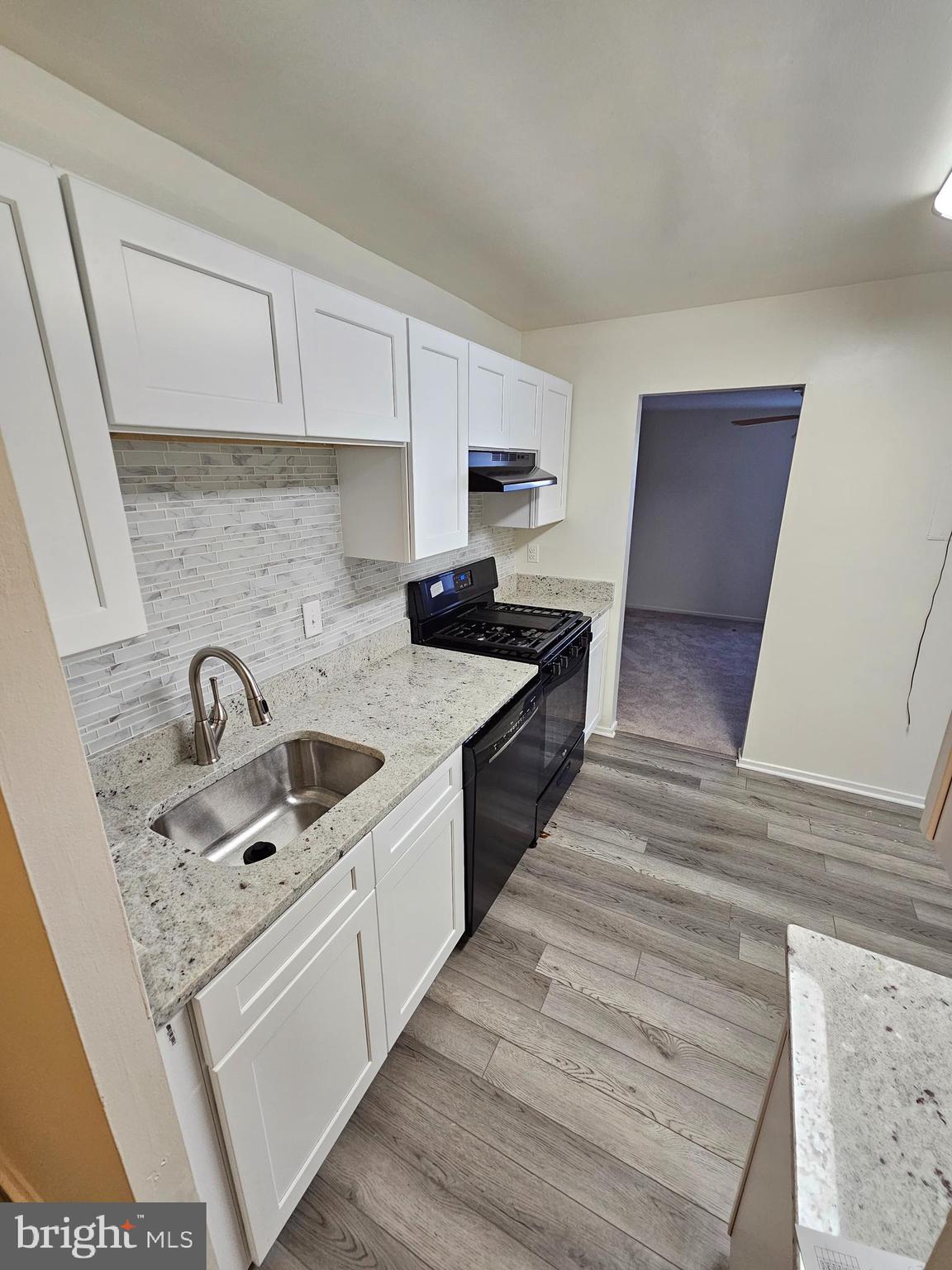 19323 Club House Road, Unit 101 Gaithersburg, MD 20886 - Photo 9 of 25 Kitchen