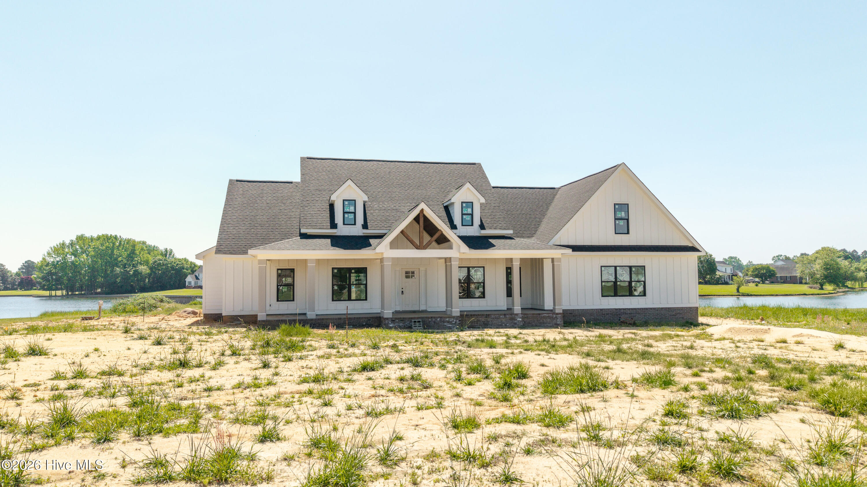 170 Lake Point Lane Clinton, NC 28328 - Photo 2 of 34 170 Lake Point Ln4