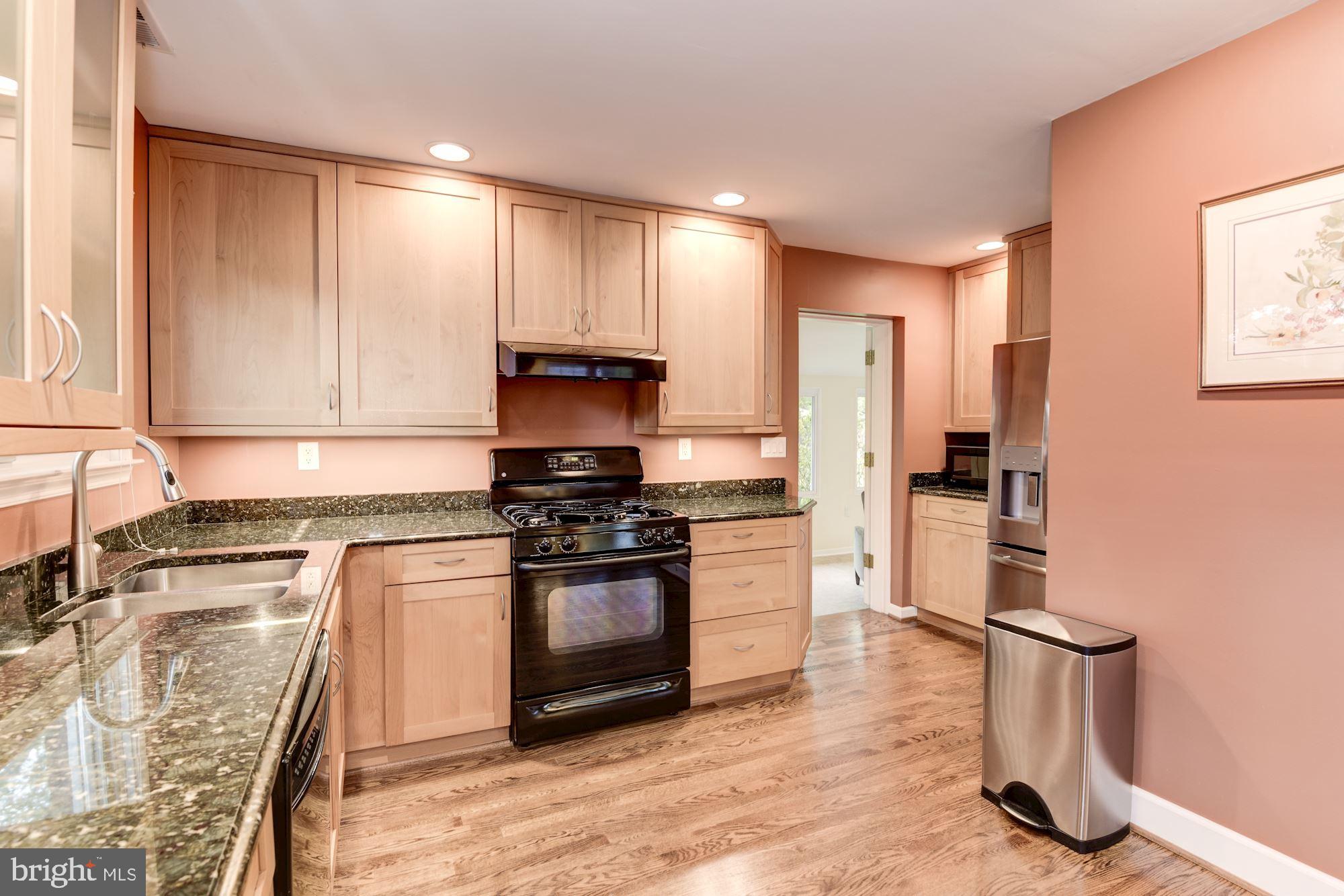 8006 New Market Road Alexandria, VA 22308 - Photo 11 of 37 Hands Free Faucet, SS French Door Fridge (2018)