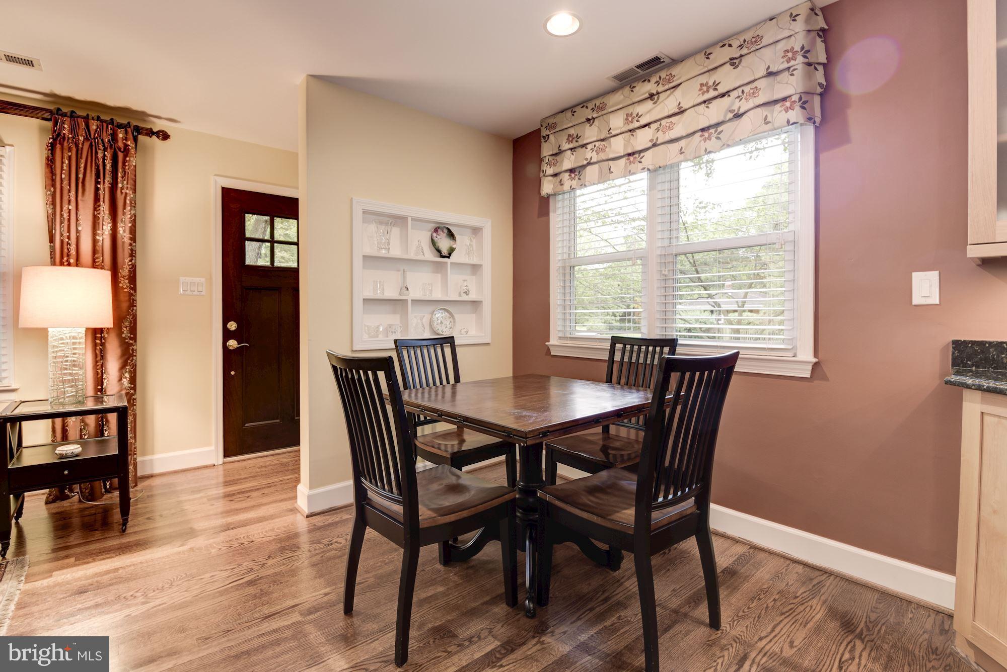 8006 New Market Road Alexandria, VA 22308 - Photo 14 of 37 Dining Area with Built-in Display Shelves