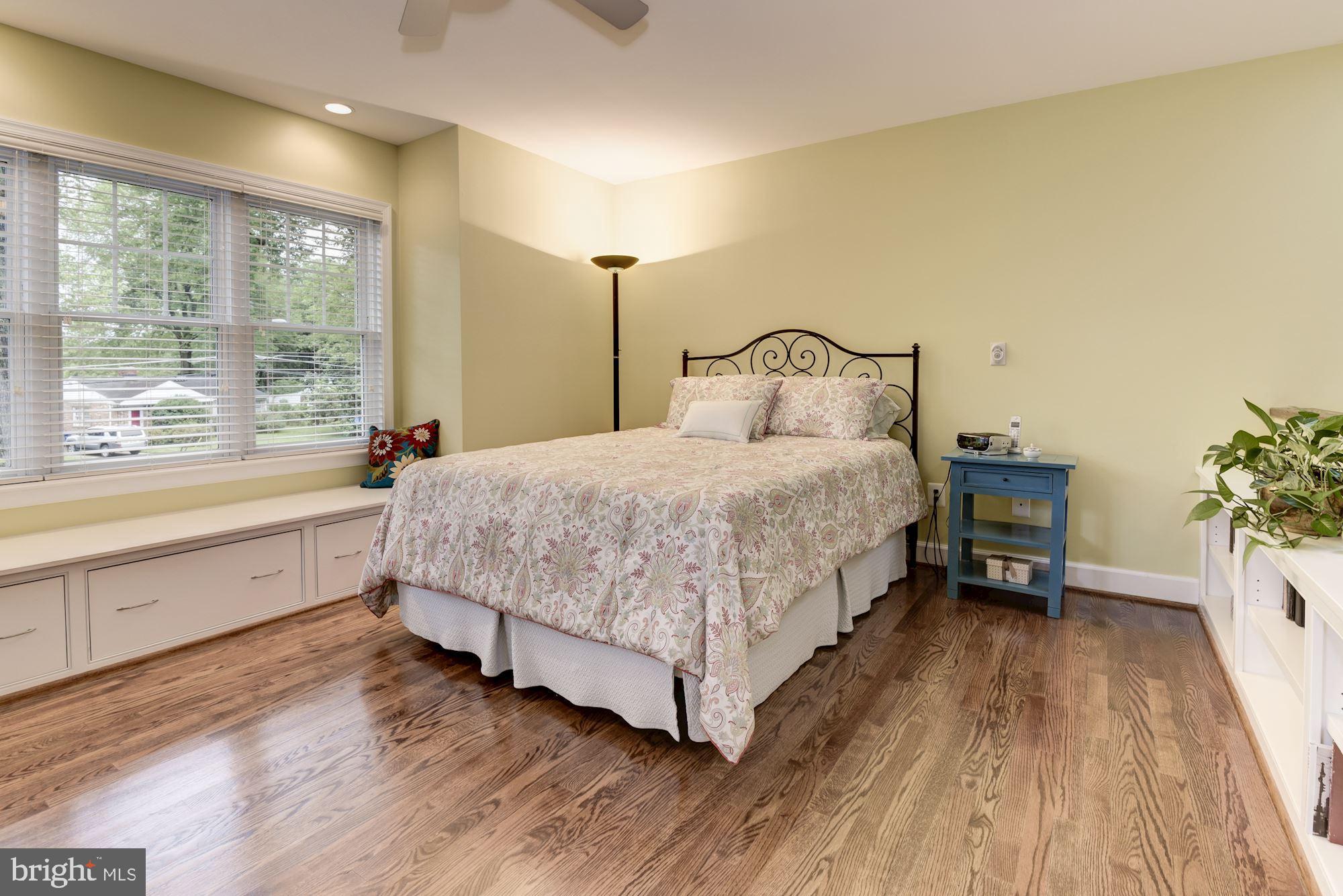 8006 New Market Road Alexandria, VA 22308 - Photo 28 of 37 Hardwood Floors