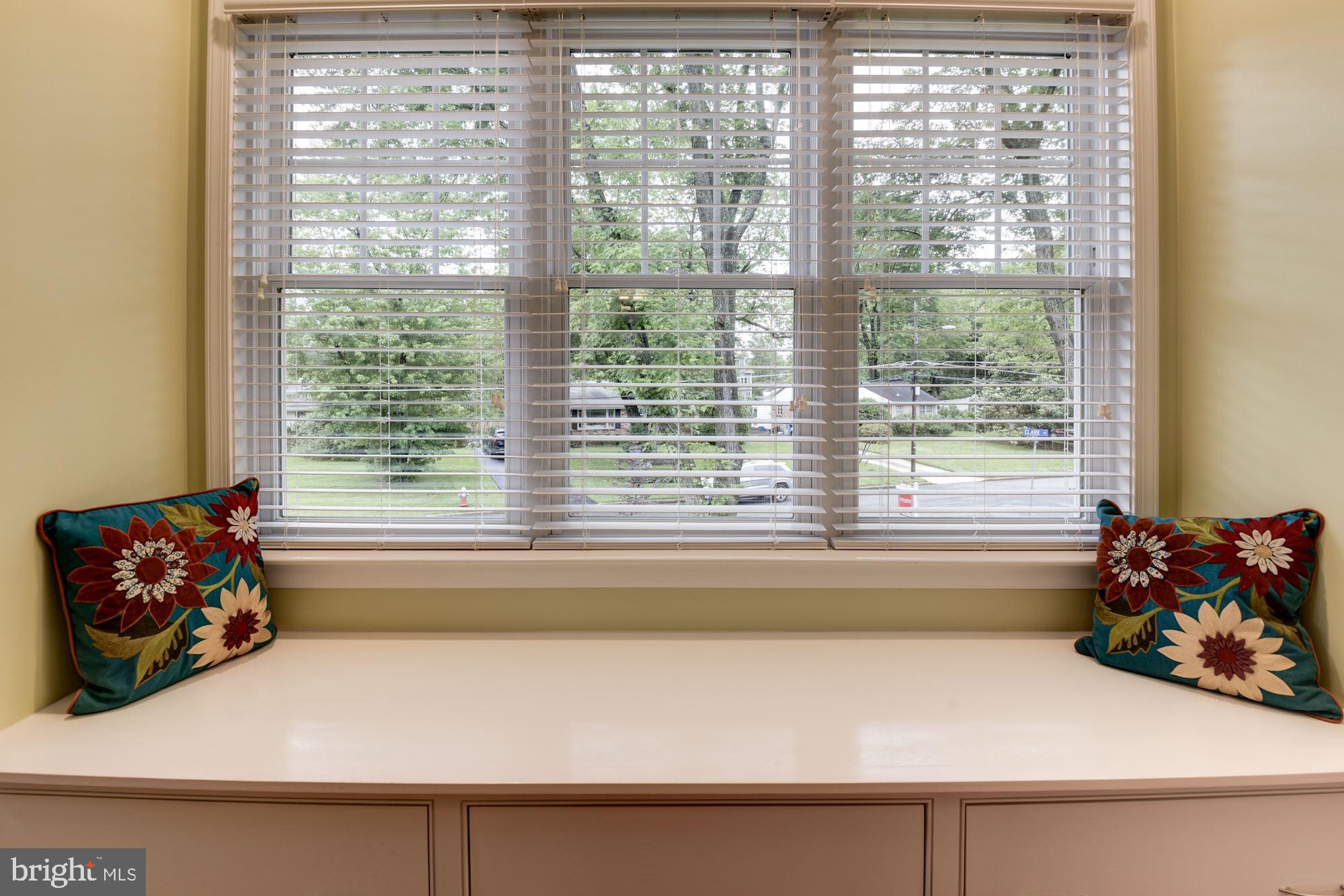 8006 New Market Road Alexandria, VA 22308 - Photo 30 of 37 Built-in Window Seat with Drawers