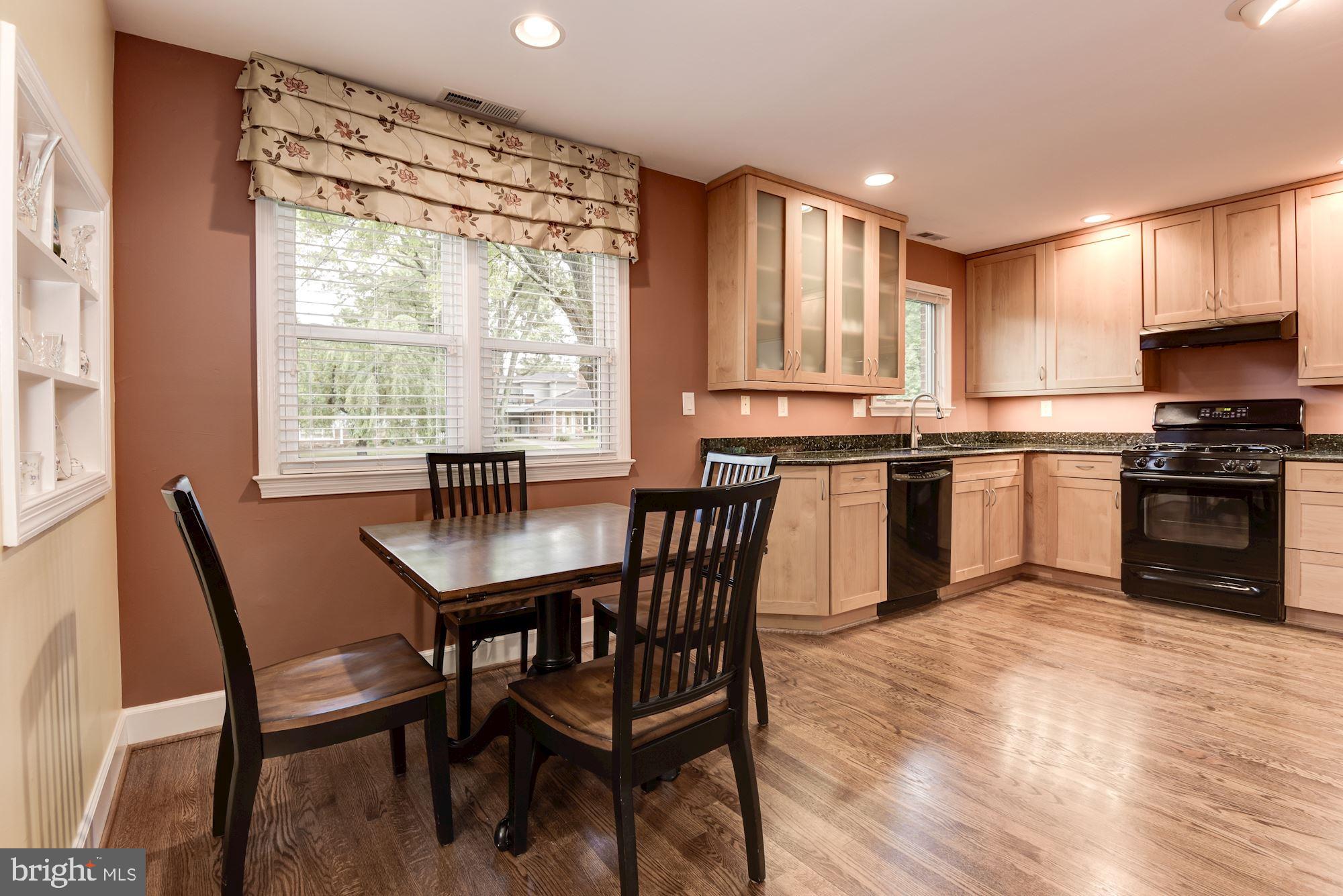 8006 New Market Road Alexandria, VA 22308 - Photo 9 of 37 Dining Area Beside the Kitchen