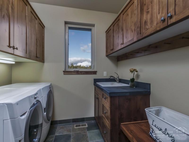 1354 Archie Briggs Road Bend, OR 97703 - Photo 15 of 25 Gallery Image 15