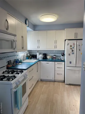 $1,299,000 | 154-58 20th Road | Whitestone