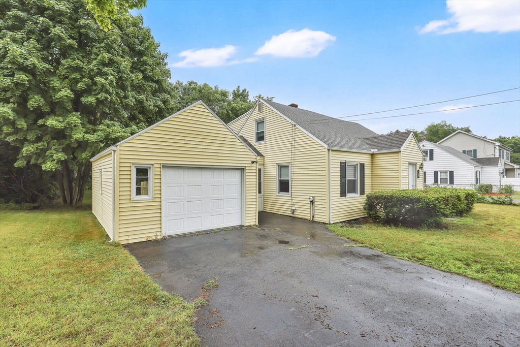 38 Tinkham Road Springfield, MA 01129 - Photo 3 of 34
