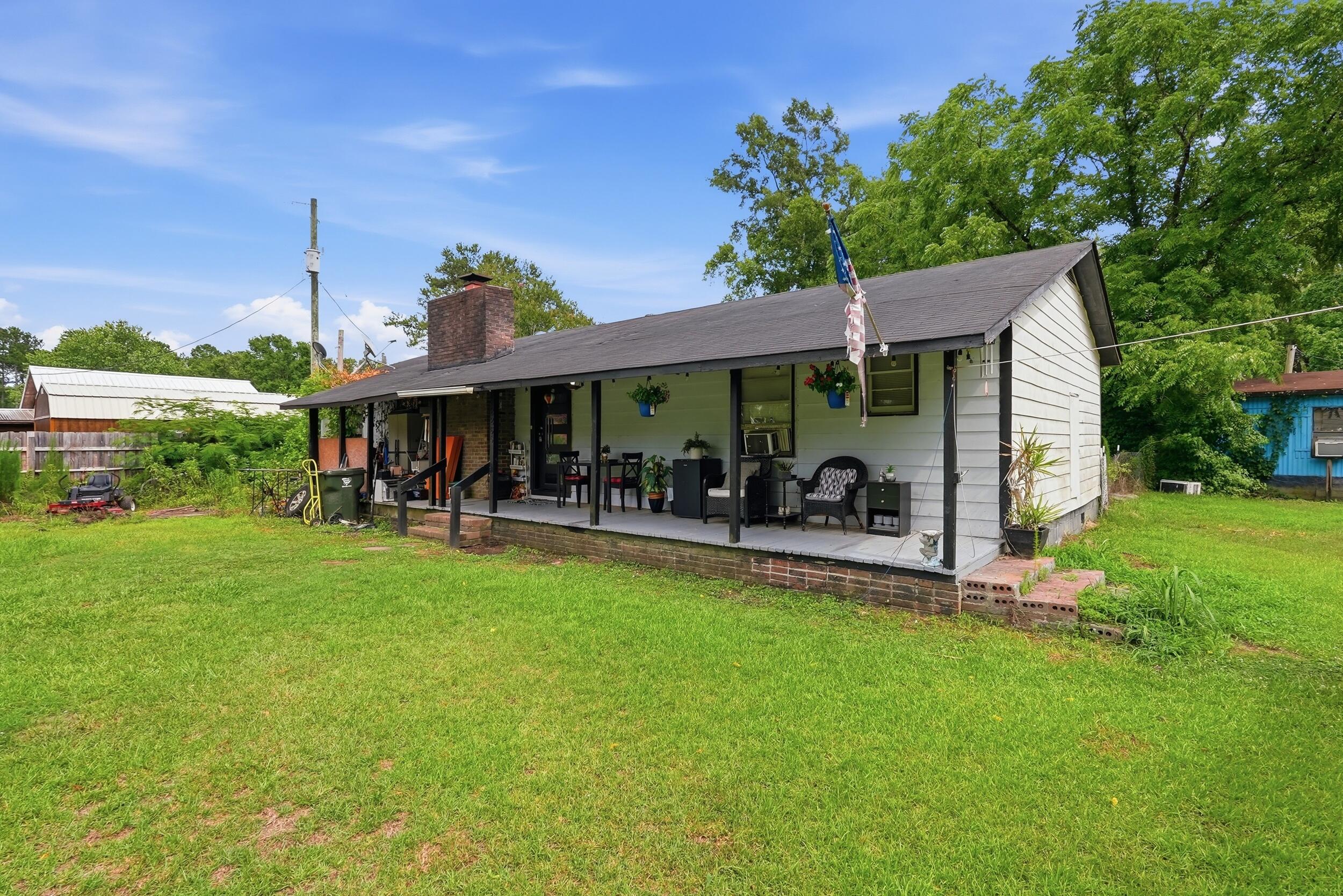 208 Rae Lane Bonneau, SC 29431 - Photo 2 of 37