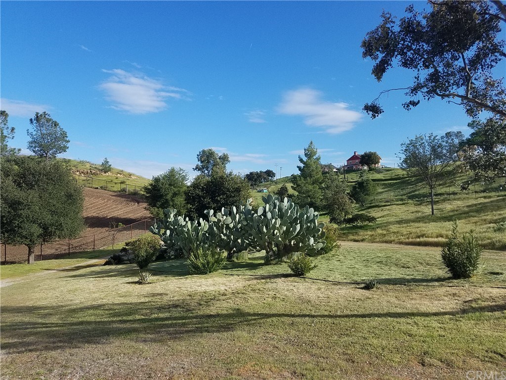 9750 Random Canyon Way Creston, CA 93432 - Photo 22 of 75