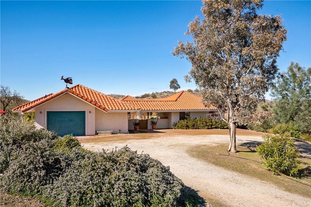 9750 Random Canyon Way Creston, CA 93432 - Photo 4 of 75