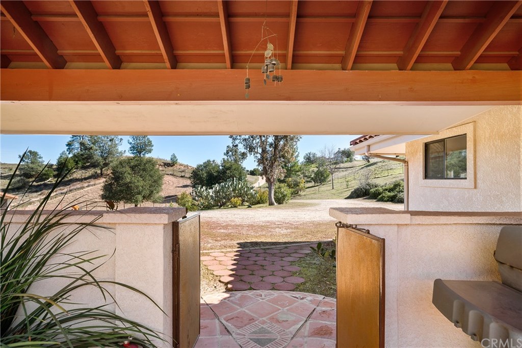 9750 Random Canyon Way Creston, CA 93432 - Photo 10 of 75