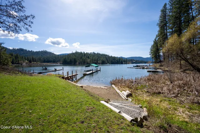 $1,225,000 | 19503 East Hayden Lake Road, Hayden, ID 83835