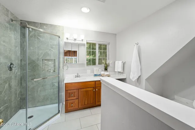 $1,225,000 | 19503 East Hayden Lake Road, Hayden, ID 83835