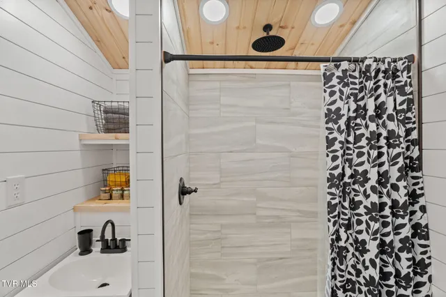 $1,500 | 3224 Knob Creek Road, Gray, TN 37615