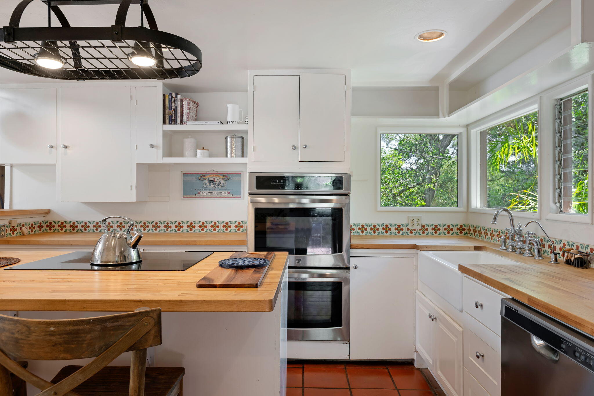 279 Rosario Park Road Santa Barbara, CA 93105 - Photo 11 of 49 Kitchen
