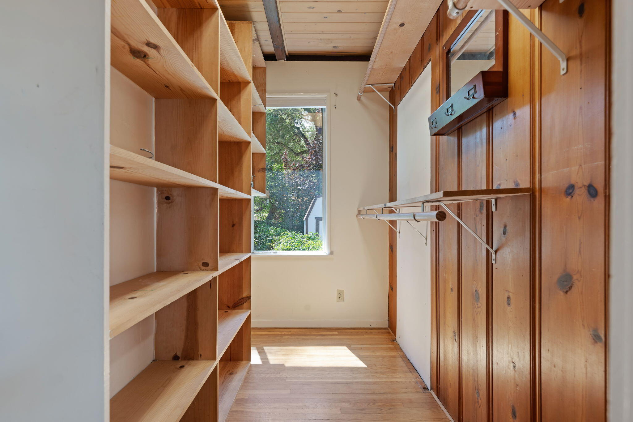 279 Rosario Park Road Santa Barbara, CA 93105 - Photo 20 of 49 Bedroom #1 Closet