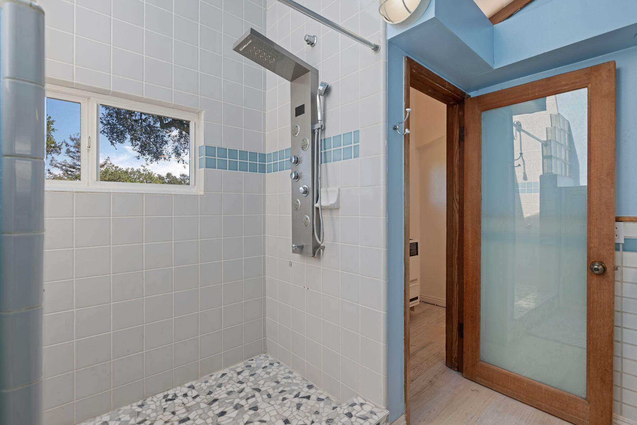 279 Rosario Park Road Santa Barbara, CA 93105 - Photo 22 of 49 Window in shower