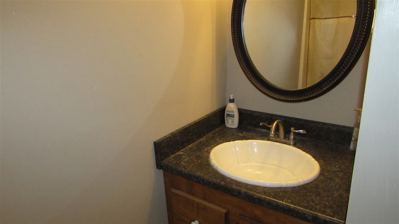 9366 East Coldwater Road Davison, MI 48423 - Photo 24 of 34 31379844-23.JPG