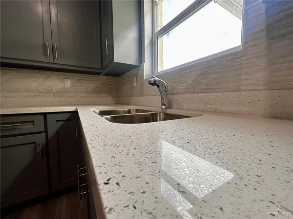 $1,050 | 908 West Kohala Avenue, Unit 1, Alton, TX 78573