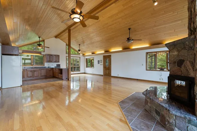 $1,200,000 | 2375 Viste Point Road, Ely, MN 55731