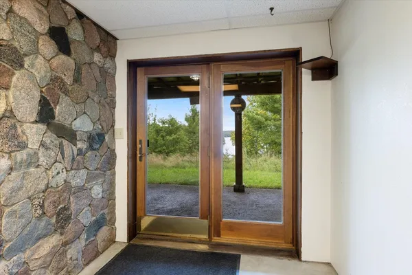 $1,200,000 | 2375 Viste Point Road, Ely, MN 55731