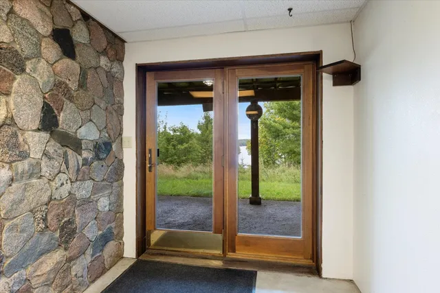 $1,200,000 | 2375 Viste Point Road, Ely, MN 55731