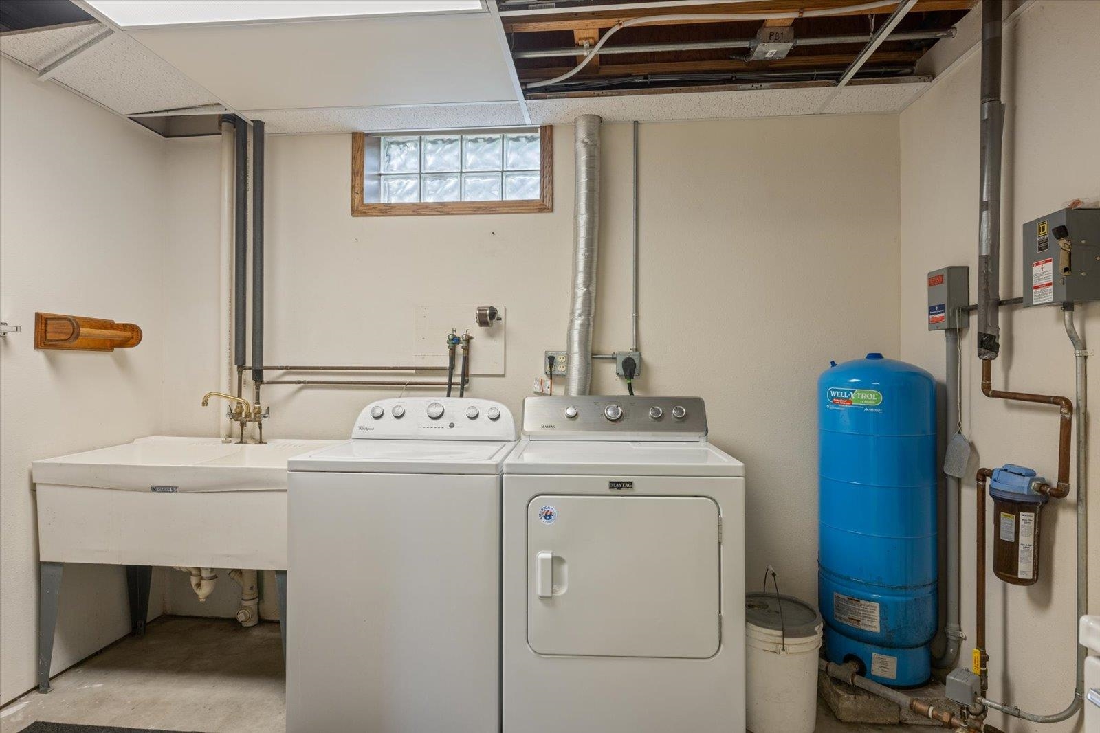 2375 Viste Point Road Ely, MN 55731 - Photo 38 of 83 Laundry room with a sink and separate washer and dryer