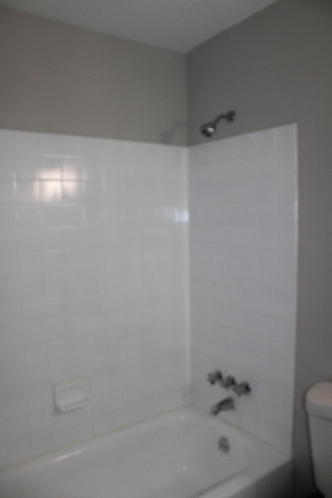 3332 Hillis Road Augusta, GA 30906 - Photo 15 of 32 Tub/Shower combo with tile surround.