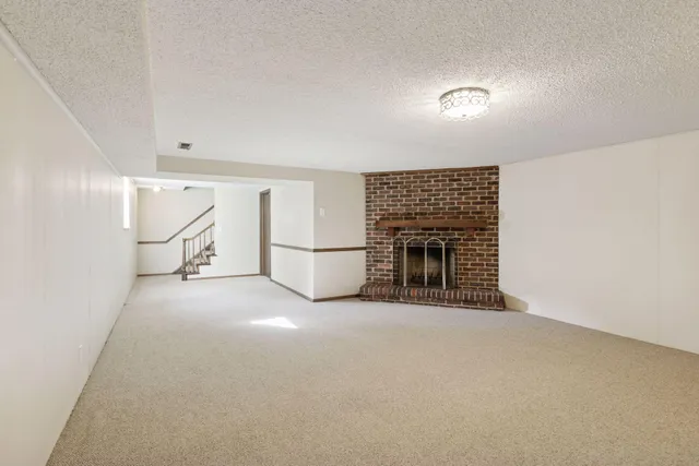 $2,750 | 7207 Heatherton Circle, Edina, MN 55435