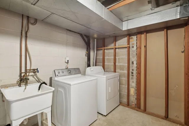 $2,750 | 7207 Heatherton Circle, Edina, MN 55435