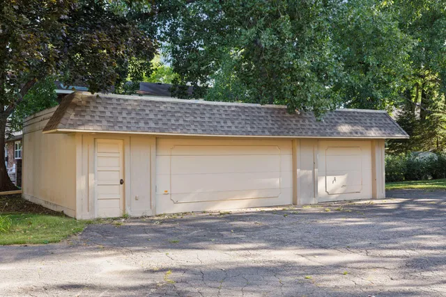 $2,750 | 7207 Heatherton Circle, Edina, MN 55435