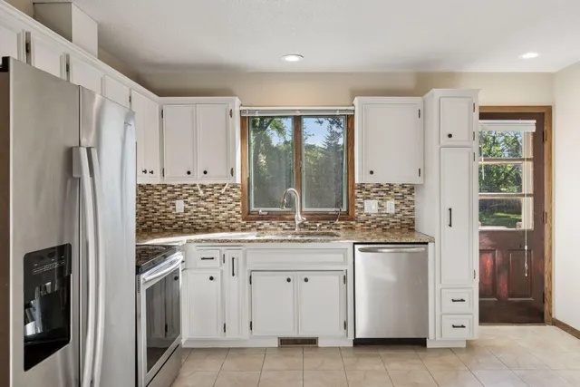 $2,750 | 7207 Heatherton Circle, Edina, MN 55435