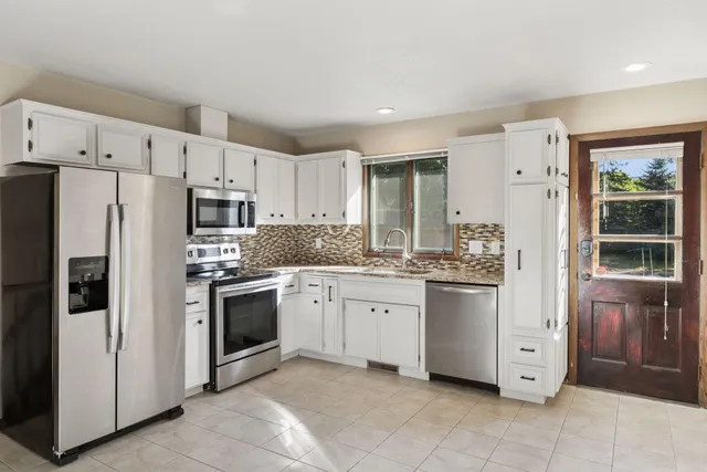 $2,750 | 7207 Heatherton Circle, Edina, MN 55435