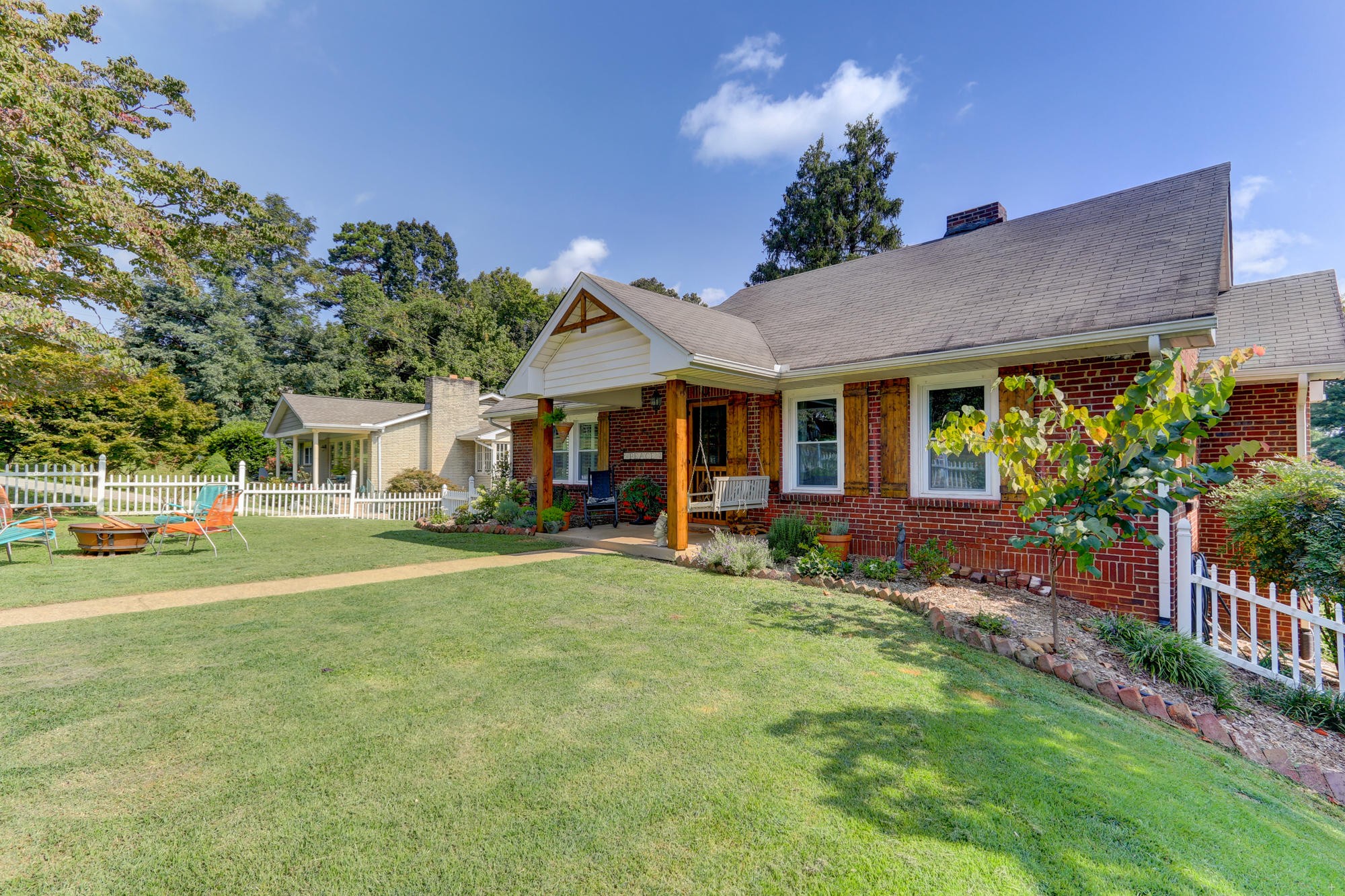 5408 Villa Road Knoxville, TN 37918 - Photo 3 of 25