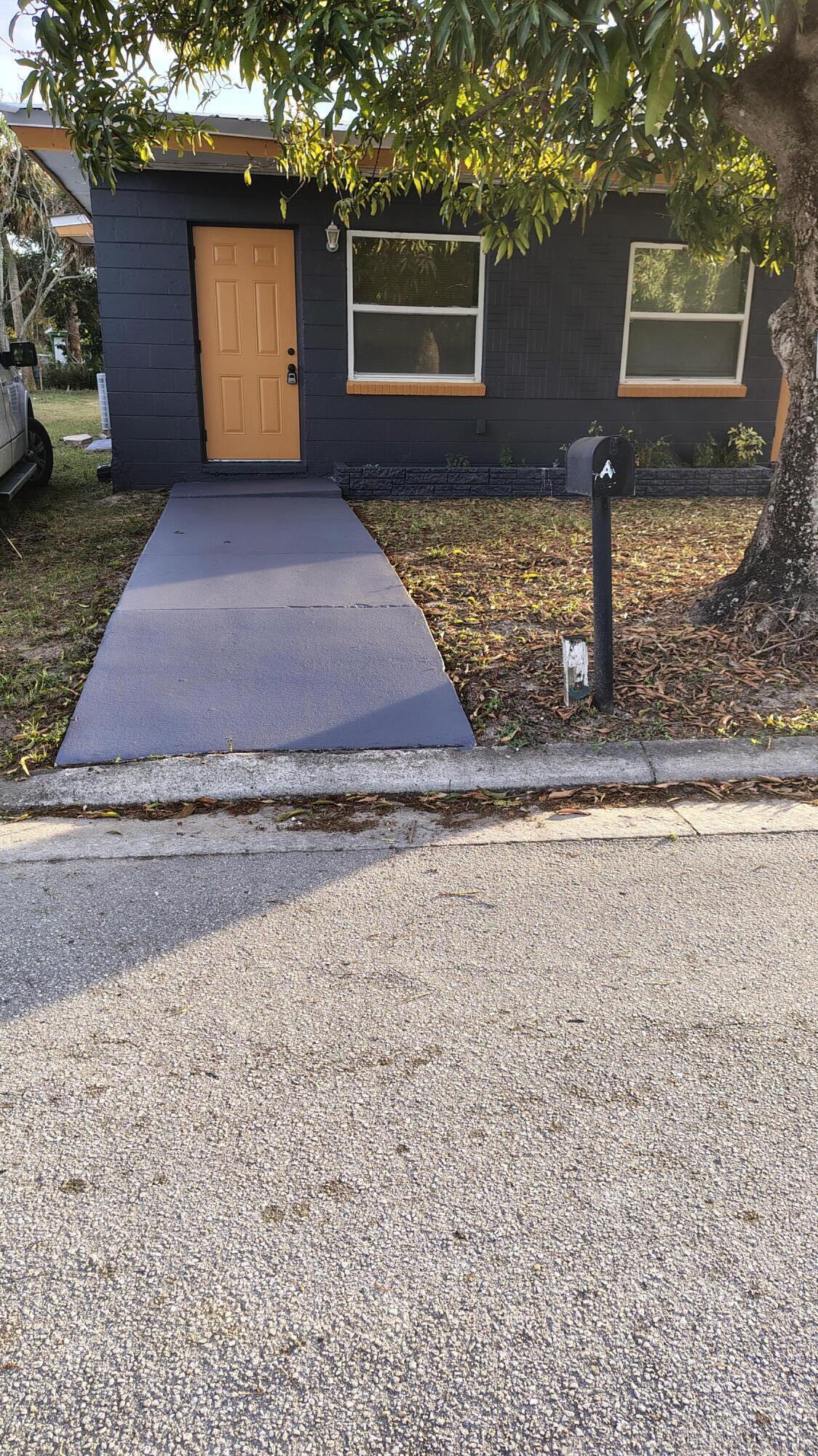 1119 Ave F, Unit B Fort Pierce, FL 34950 - Photo 6 of 7 375343319508496468