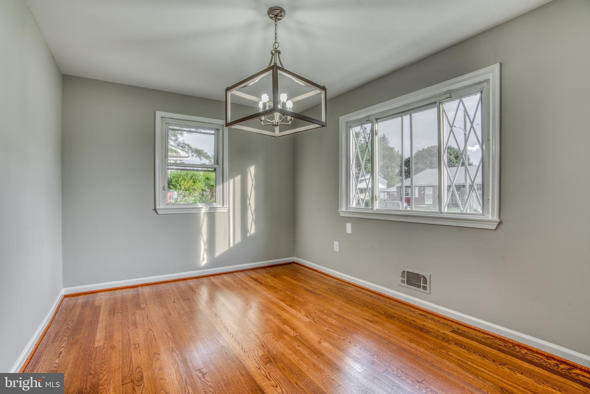 1327 Robin Road Pikesville, MD 21208 - Photo 11 of 51 Gallery Image 11