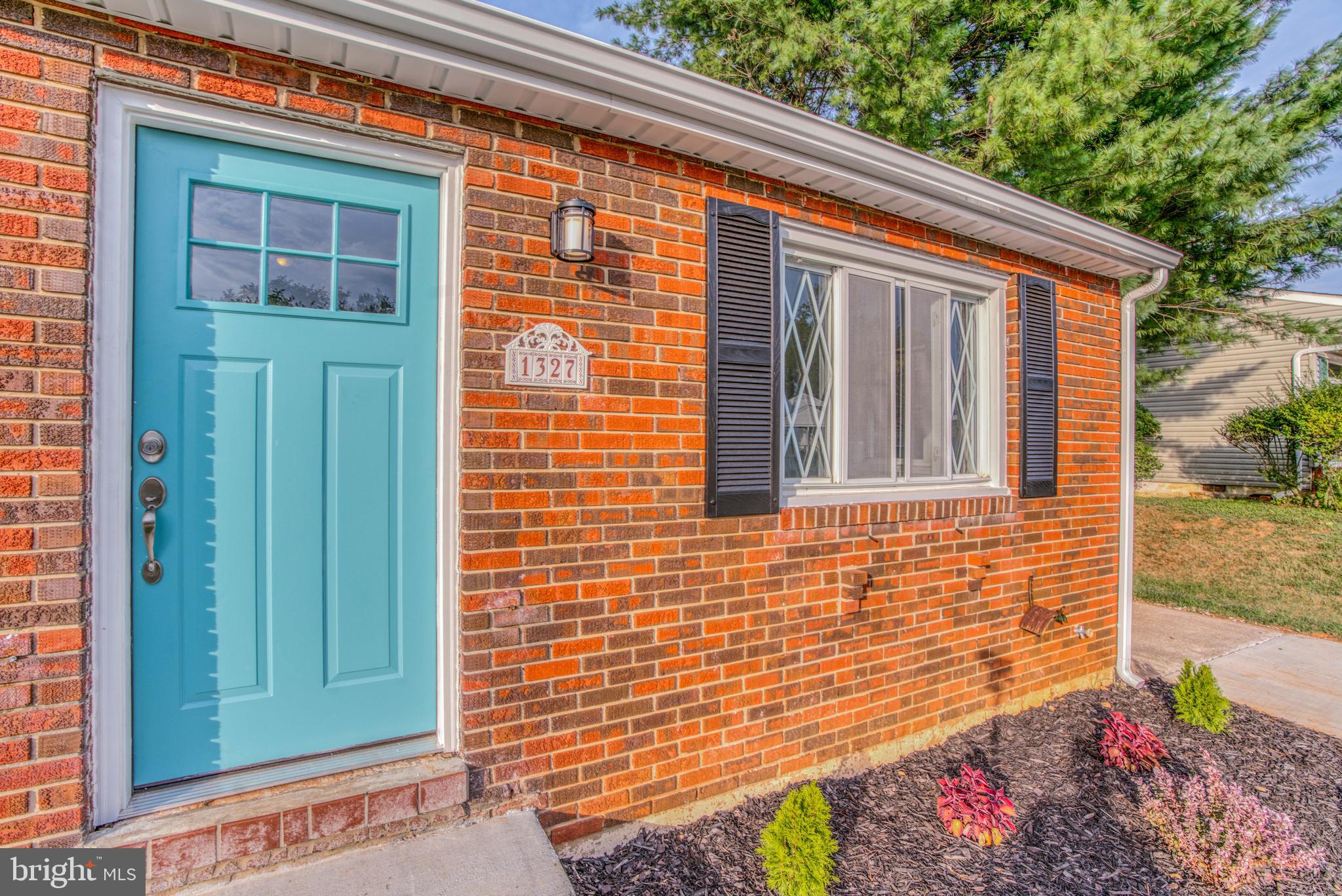 1327 Robin Road Pikesville, MD 21208 - Photo 3 of 51 Gallery Image 3