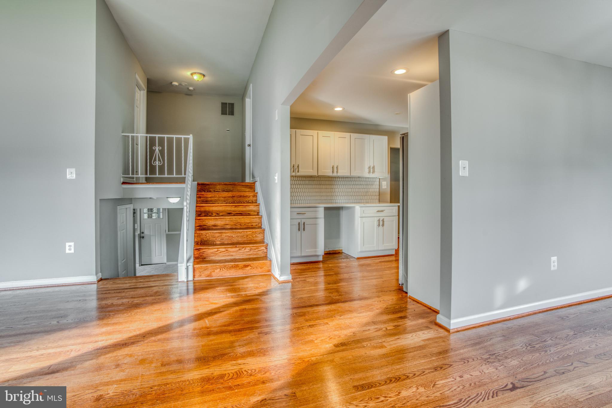 1327 Robin Road Pikesville, MD 21208 - Photo 4 of 51 Gallery Image 4