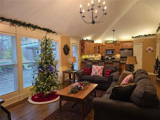 $359,900 | 1113 Melanie Lane, Excelsior Springs, MO 64024