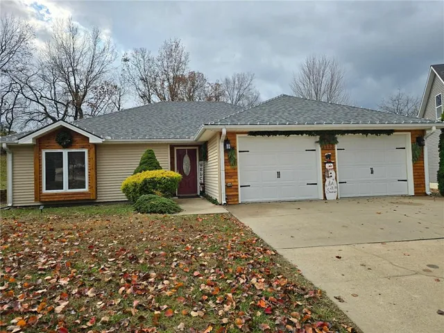 $359,900 | 1113 Melanie Lane, Excelsior Springs, MO 64024