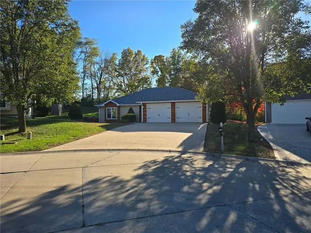 $359,900 | 1113 Melanie Lane, Excelsior Springs, MO 64024