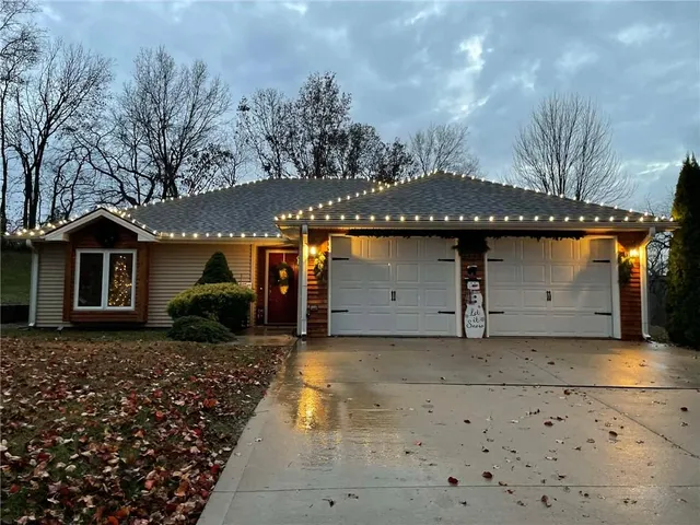 $359,900 | 1113 Melanie Lane, Excelsior Springs, MO 64024