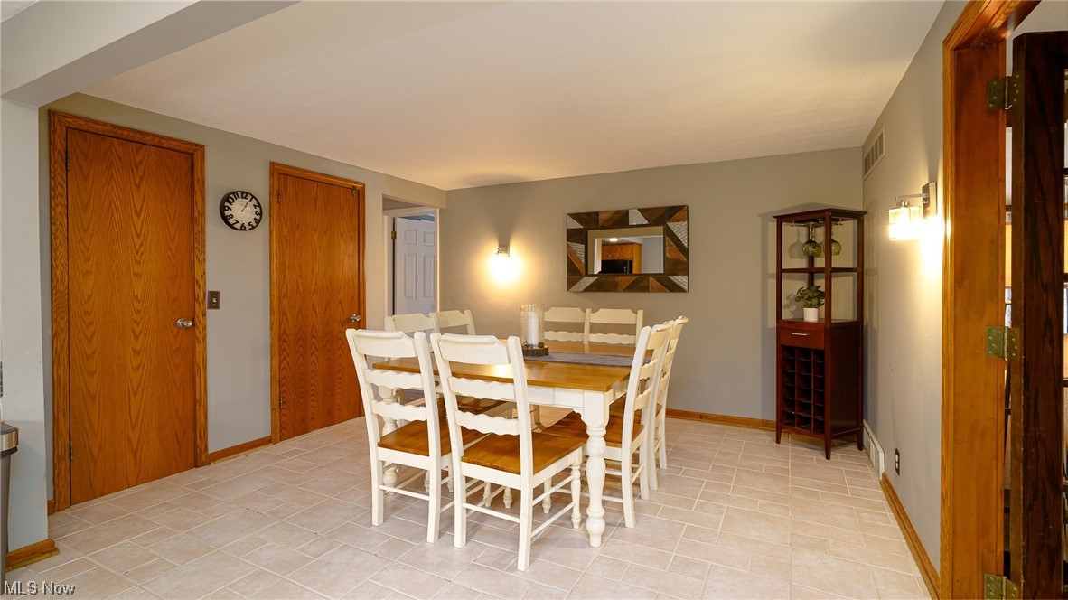 301 Perry Drive Northwest Canton, OH 44708 - Photo 19 of 34 Dining room