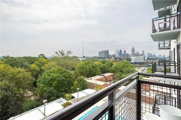 a picture of a very nice looking room