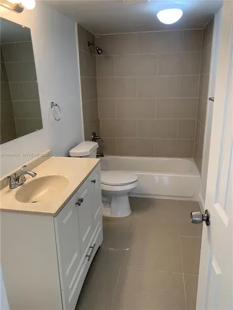 $1,800 | 7160 Northwest 179th Street, Unit 105, Hialeah, FL 33015