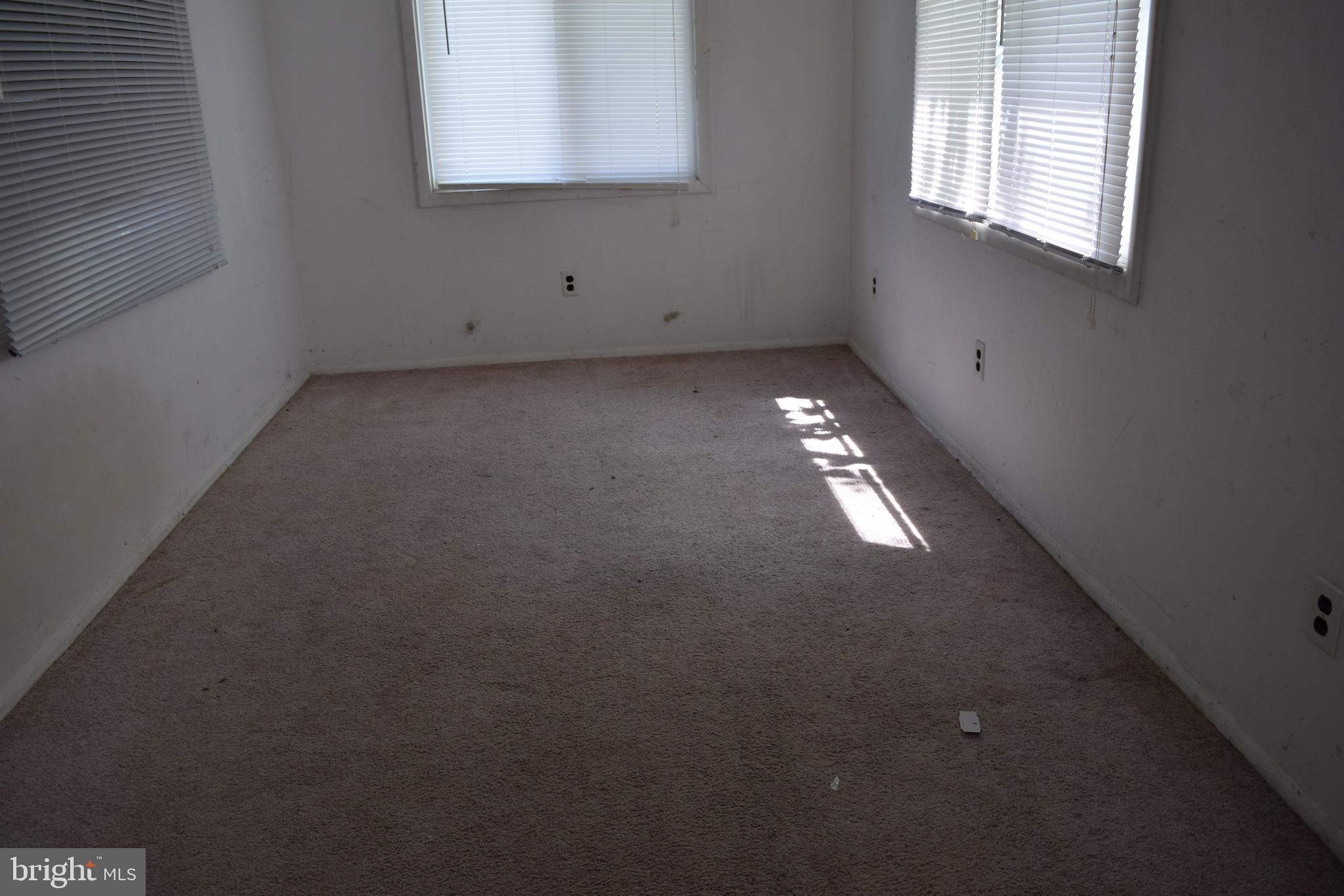 314 Poplar Road Baltimore, MD 21221 - Photo 3 of 47