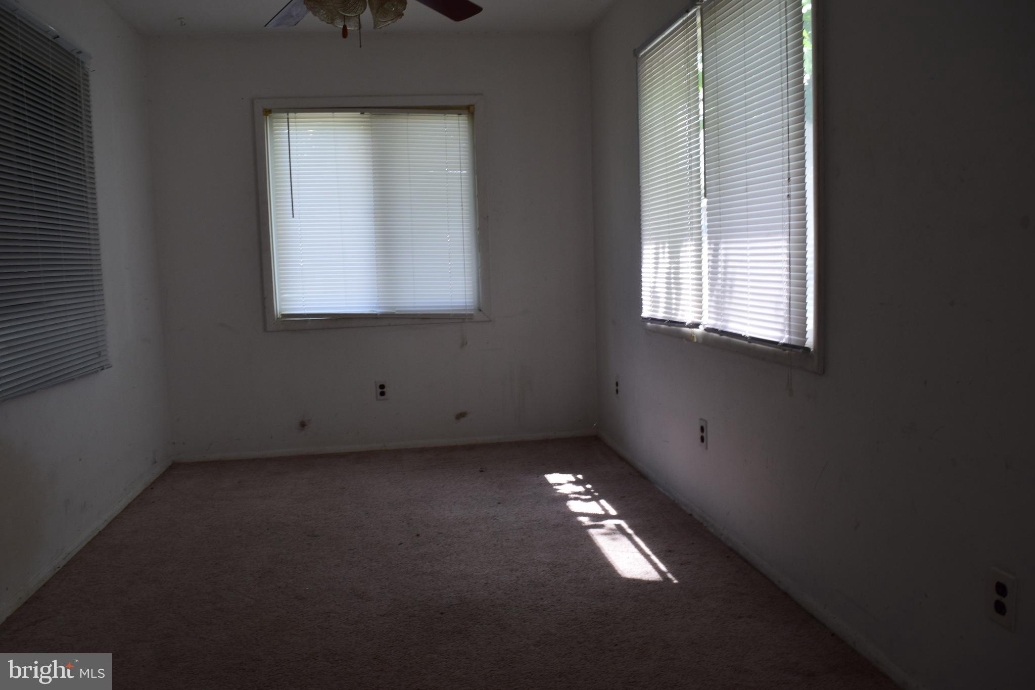 314 Poplar Road Baltimore, MD 21221 - Photo 4 of 47