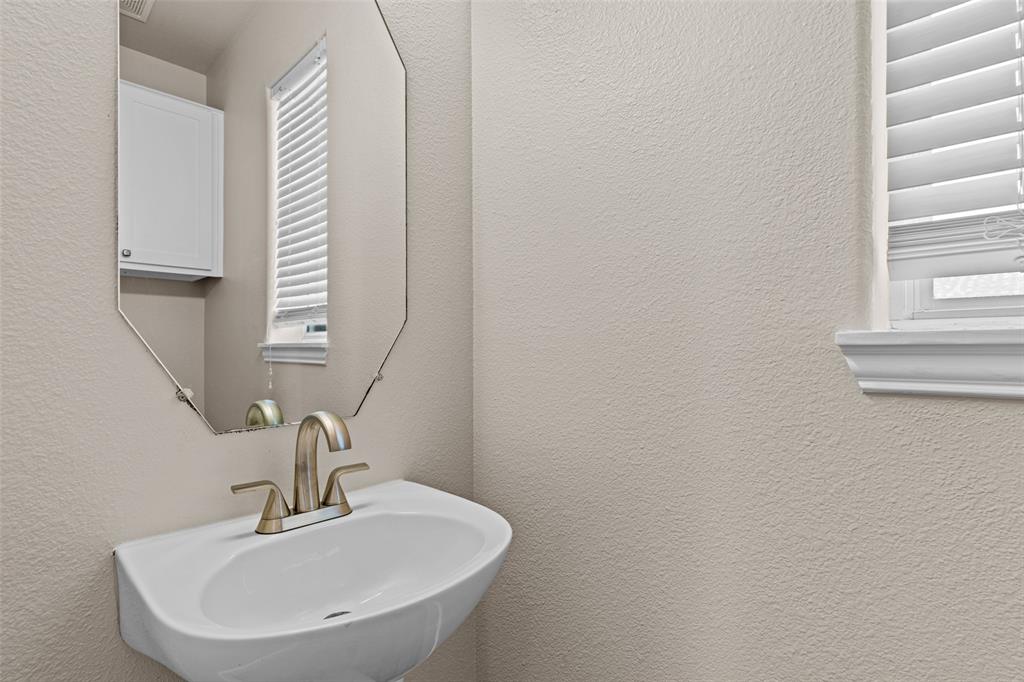 4417 Gennaro Street Dallas, TX 75204 - Photo 24 of 34