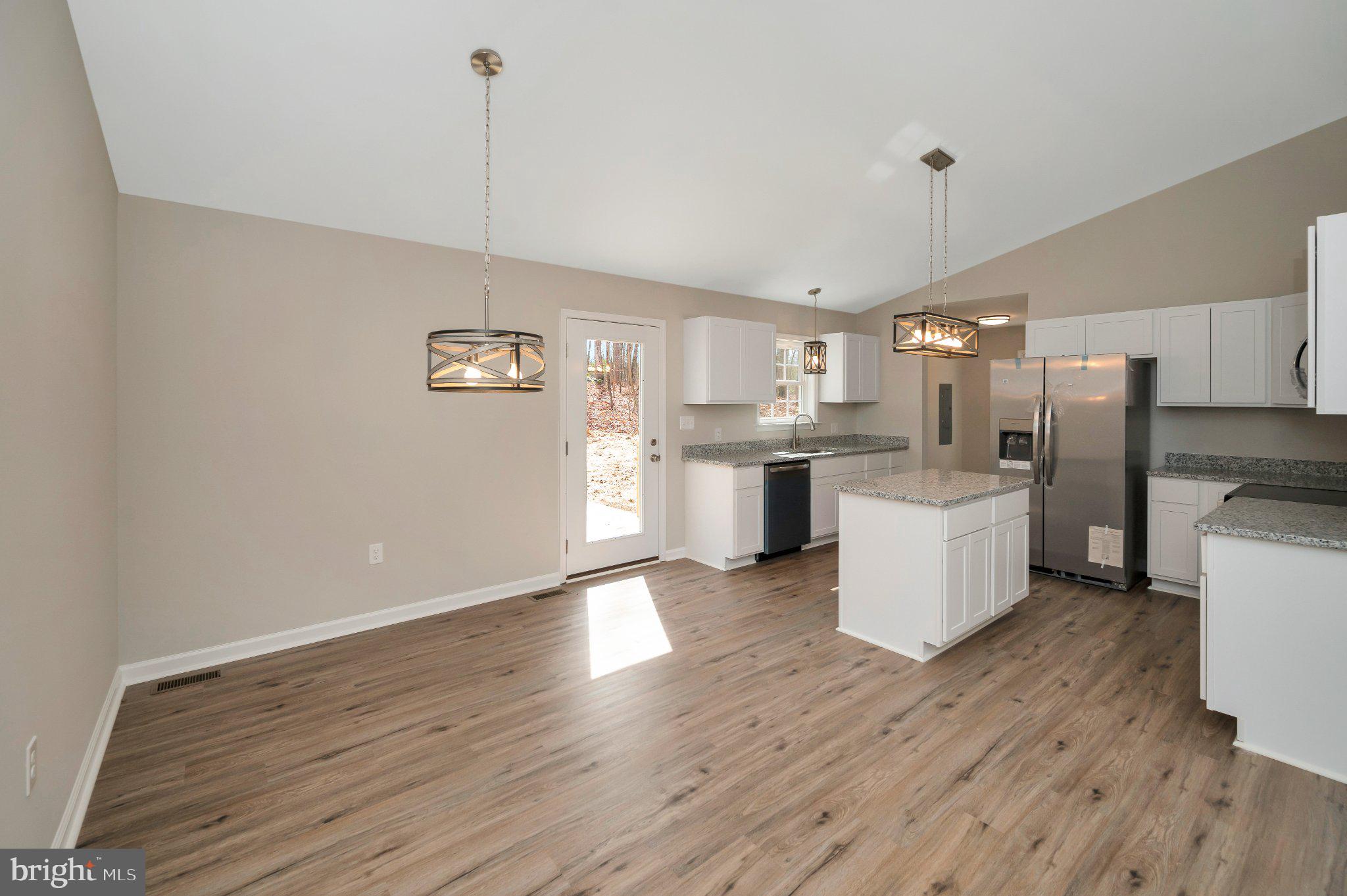 28150 Tatum Road Unionville, VA 22567 - Photo 8 of 28 Bright and airy modern kitchen space.